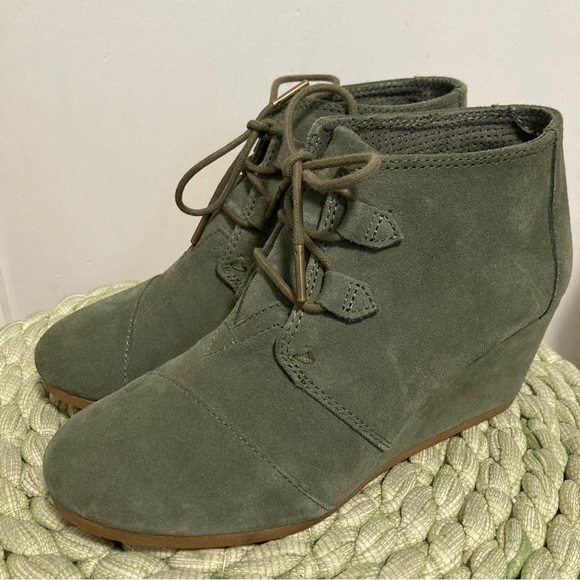 TOMS Kala Dusty Olive Green Suede Lace Up Wedge Booties Size 8.5 - Picture 4 of 8
